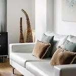 Apartment Abora Garden With Terrace, Pool, Extensive Gardens And Free Parking