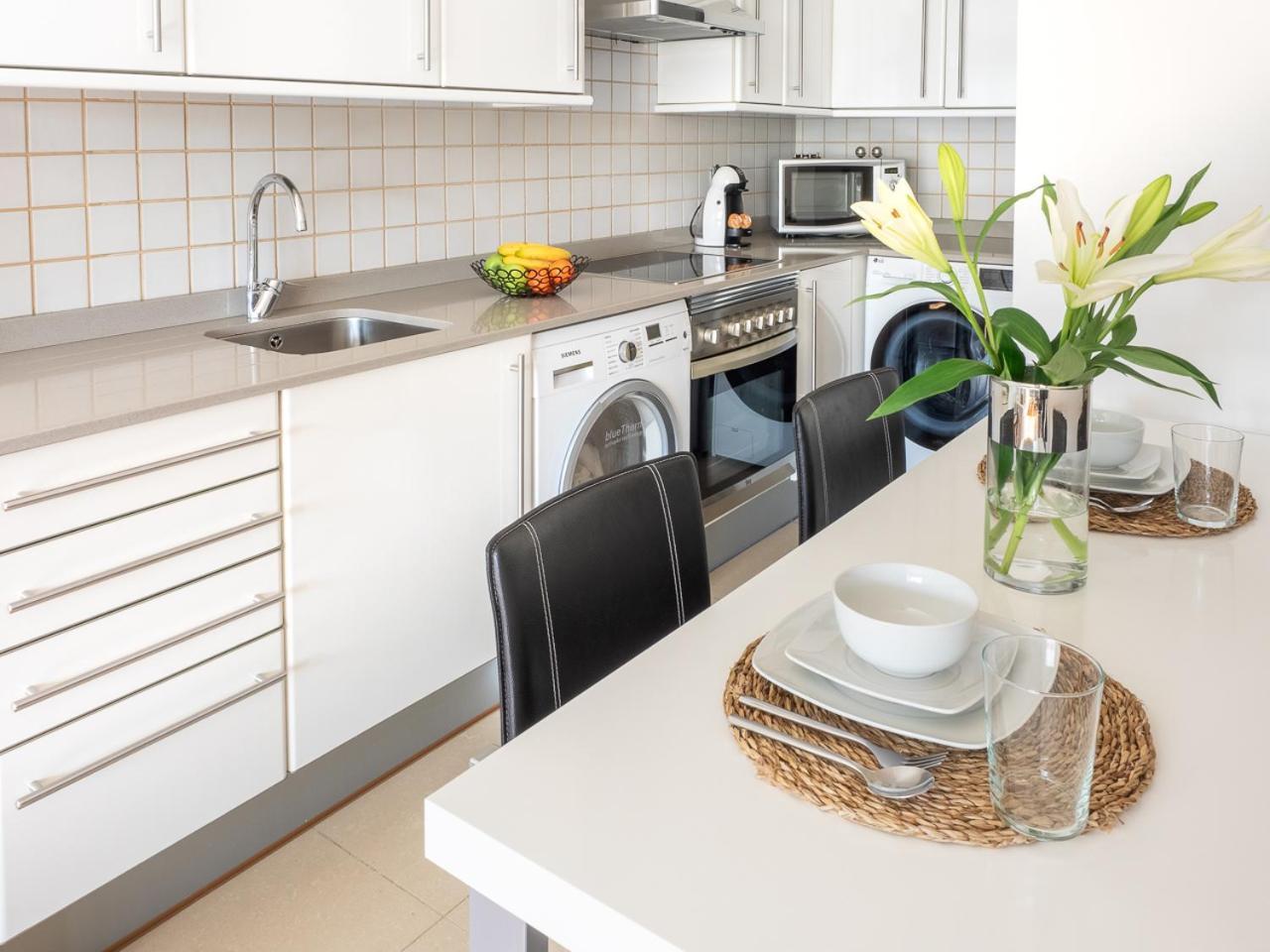 Apartamento Abora Garden With Terrace, Pool, Extensive Gardens And Free Parking *