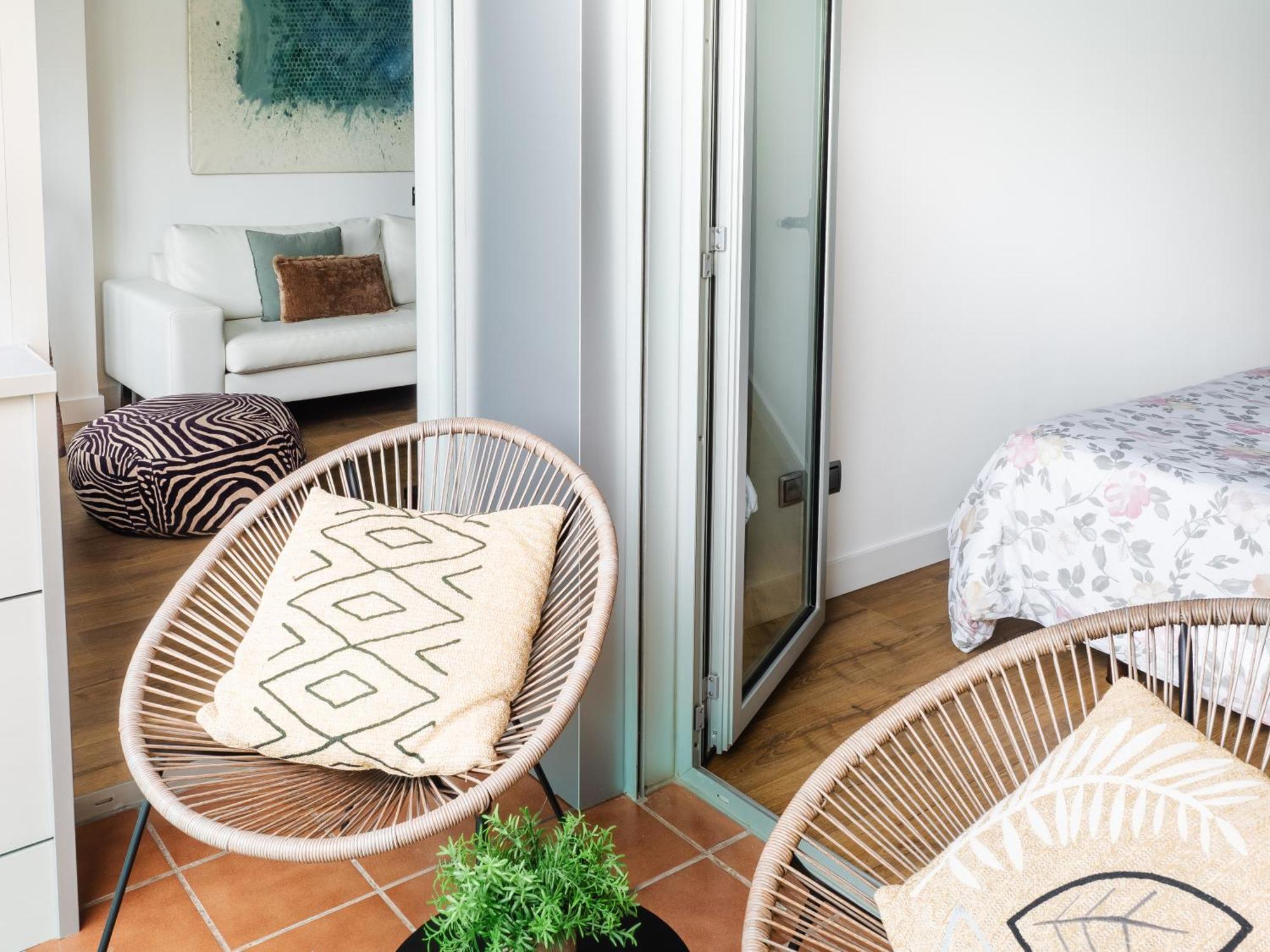 Abora Garden With Terrace, Pool, Extensive Gardens And Free Parking Apartment *