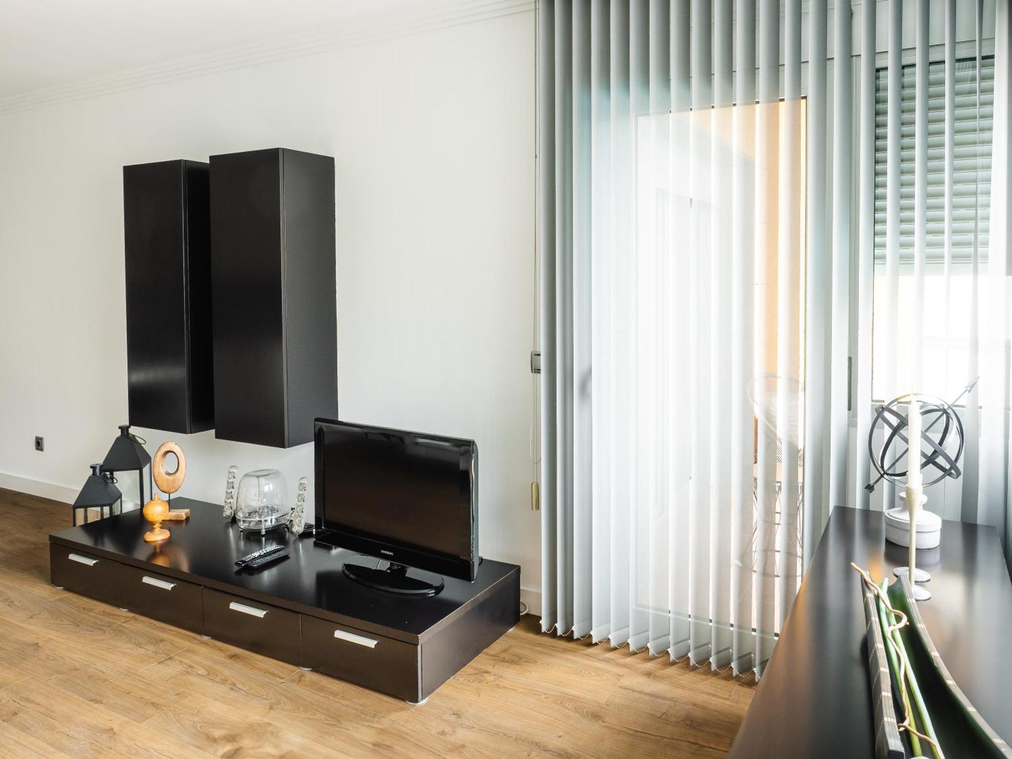 Abora Garden With Terrace, Pool, Extensive Gardens And Free Parking Apartment